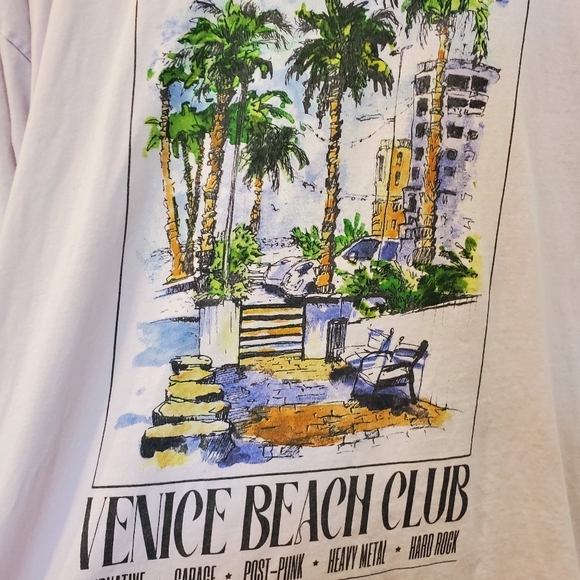 Modish Rebel‎ Tee - Picture 2 of 4